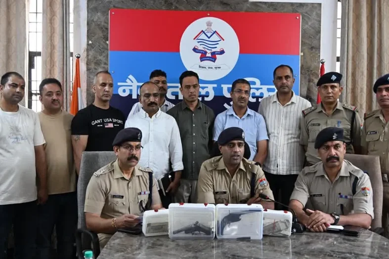 हल्द्वानी। गोरापड़ाव डकैती कांड: पुलिस ने दो और आरोपियों को दबोचा, तमंचे-कारतूस समेत 1.40 लाख की नकदी बरामद