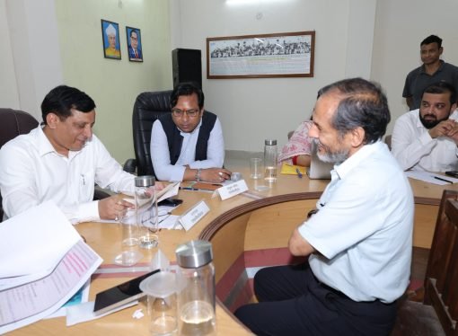 ऋषिकेश-डोईवाला में तीन भवन सील, स्वीकृत नक्शे से विचलन और बिना अनुमति निर्माण पर कार्रवाई