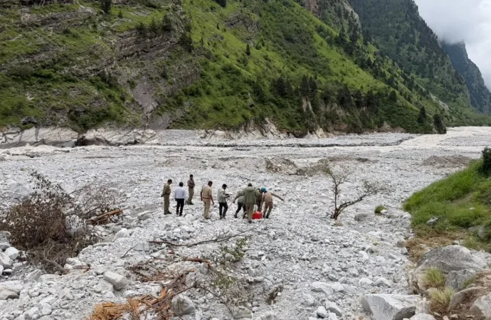 अत्याधुनिक रडार से तमक नाले की खाक छान रही टीमें, लापता हवलदार पंकज की तलाश में युद्धस्तर पर सर्च ऑपरेशन