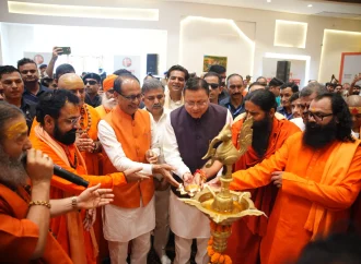 हरिद्वार में संत समागम में एक राष्ट्र-एक चुनाव पर संवाद में केंद्रीय मंत्री शिवराज सिंह चौहान और मुख्यमंत्री पुष्कर सिंह धामी ने की सहभागिता