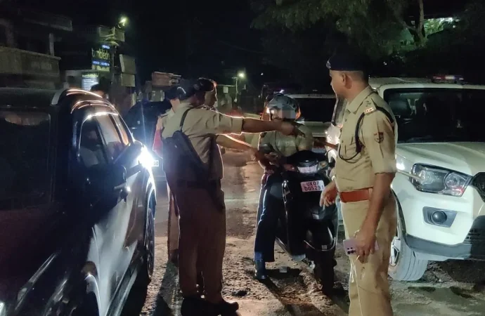 ऑपरेशन नाइट स्ट्राइक: दून पुलिस की बड़ी कार्रवाई, शराब पीकर वाहन चलाने वाले 21 गिरफ्तार