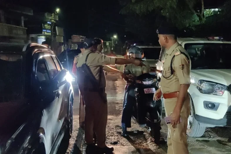 ऑपरेशन नाइट स्ट्राइक: दून पुलिस की बड़ी कार्रवाई, शराब पीकर वाहन चलाने वाले 21 गिरफ्तार