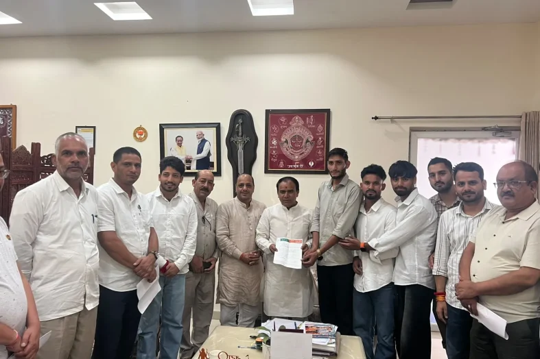 उच्च शिक्षा मंत्री से मिले छात्र प्रतिनिधि, सौंपा 4 सूत्रीय ज्ञापन