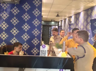 स्पा सेंटरों पर पुलिस की आकस्मिक चेकिंग, तीन संचालकों के चालान