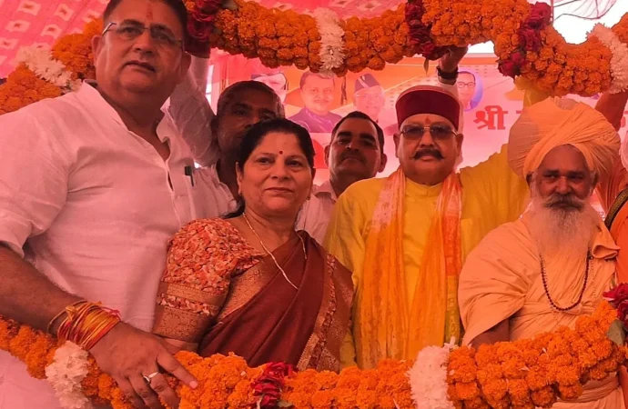 बाढ़ नियंत्रण को लेकर सतपाल महाराज ने अधिकारियों संग की विस्तृत चर्चा, आपदा प्रभावित किसानों की सुनी समस्याएं