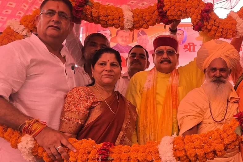 बाढ़ नियंत्रण को लेकर सतपाल महाराज ने अधिकारियों संग की विस्तृत चर्चा, आपदा प्रभावित किसानों की सुनी समस्याएं